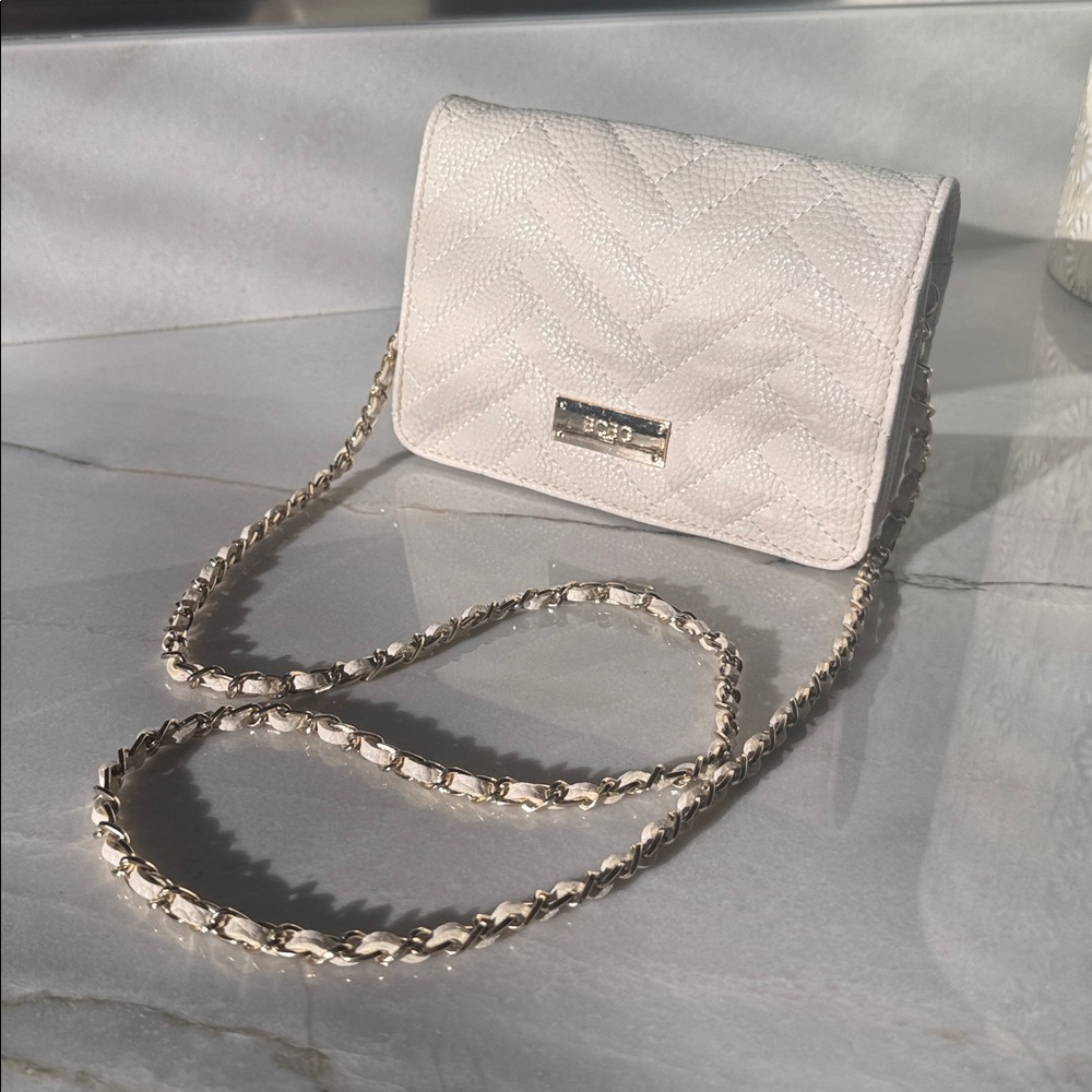 BCBG Cream Quilted CROSSBODY WITH REMOVABLE GOLD AND LEATHER CHAIN